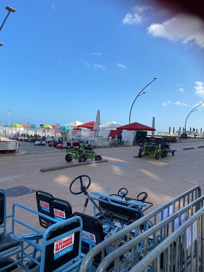 Appartement Rdc Avec 1 Chambre A 5 Metres A Pied De La Digue De La Panne Kültér fotó